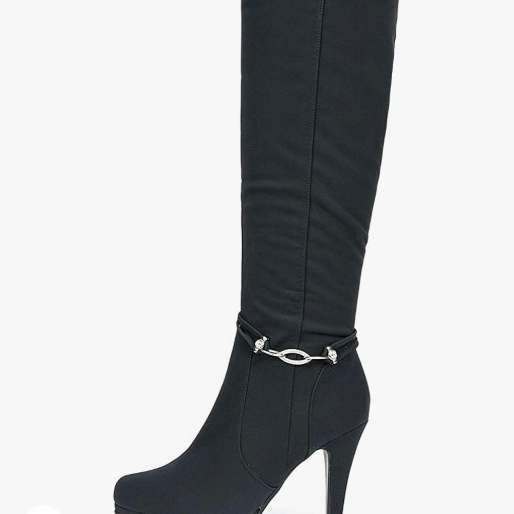 Fashion boots in original box